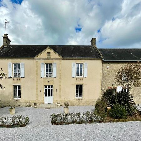 Les Chambres D'Omaha Beach Etablissement Avec Deux Chambres D'Hotes, Petit-Dejeuner Compris Fait-Maison Et Produits Locaux 滨海维耶维尔 外观 照片