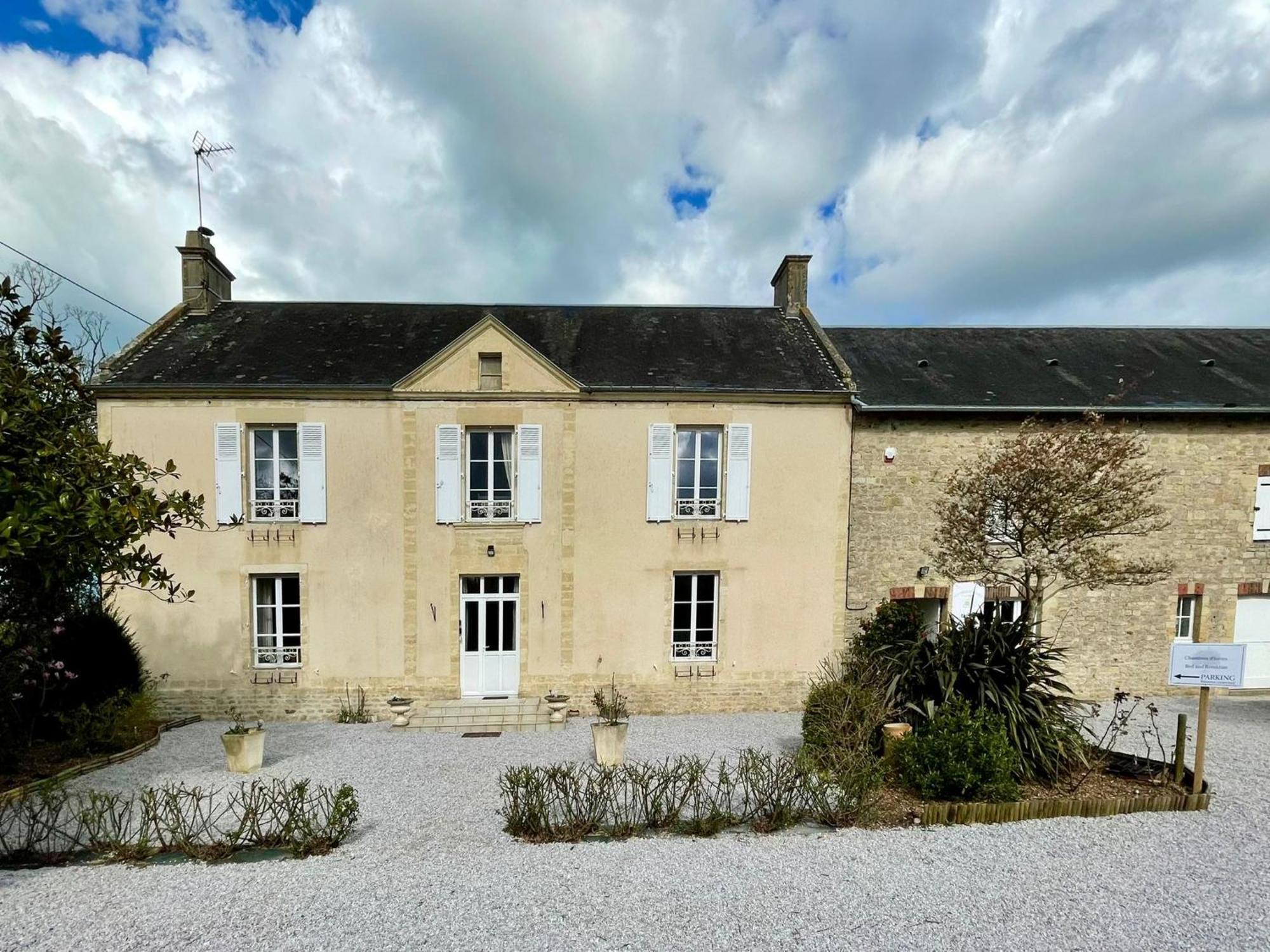 Les Chambres D'Omaha Beach Etablissement Avec Deux Chambres D'Hotes, Petit-Dejeuner Compris Fait-Maison Et Produits Locaux 滨海维耶维尔 外观 照片